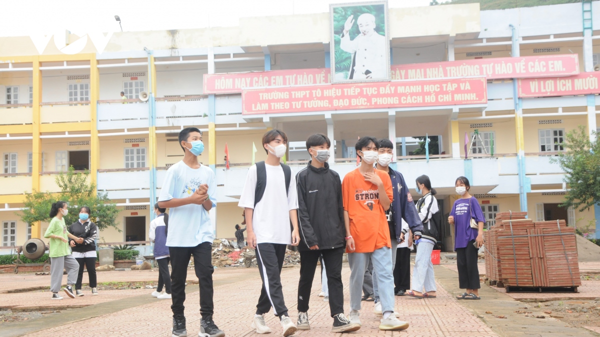 Hơn 300.000 học sinh tỉnh Sơn La hôm nay tựu trường